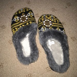 Bruins Slippers